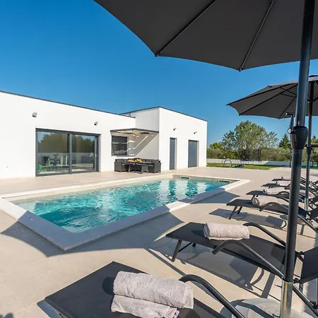 Justin بيت للعطل Prkos