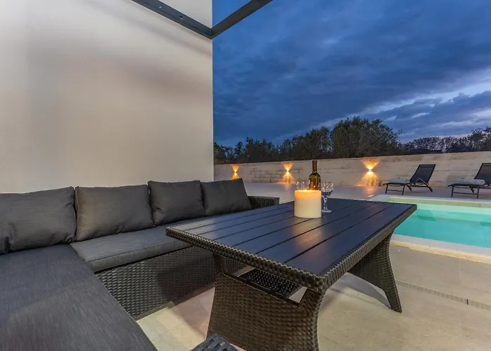 Justin بيت للعطل