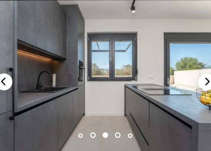 Justin بيت للعطل *