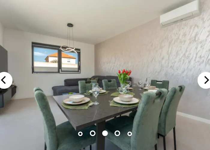 Justin بيت للعطل *