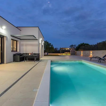 Justin Сasa de vacaciones Prkos